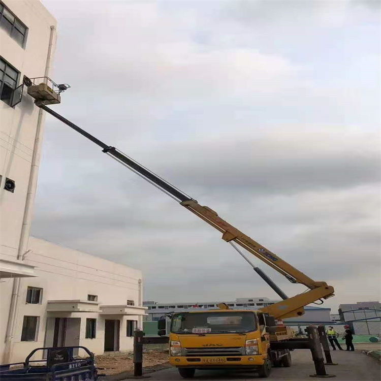 潜江经济开发区哪里有小型吊车出租的